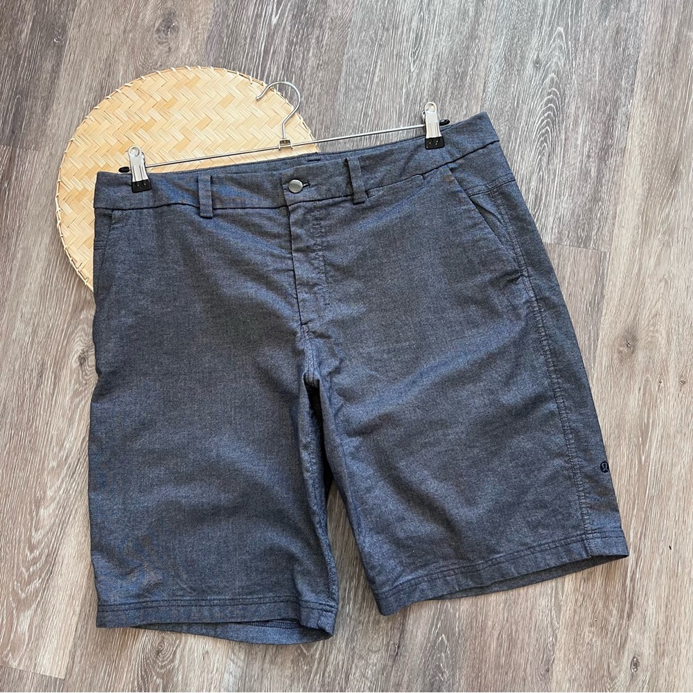 Lululemon mens 10” the works short in blue